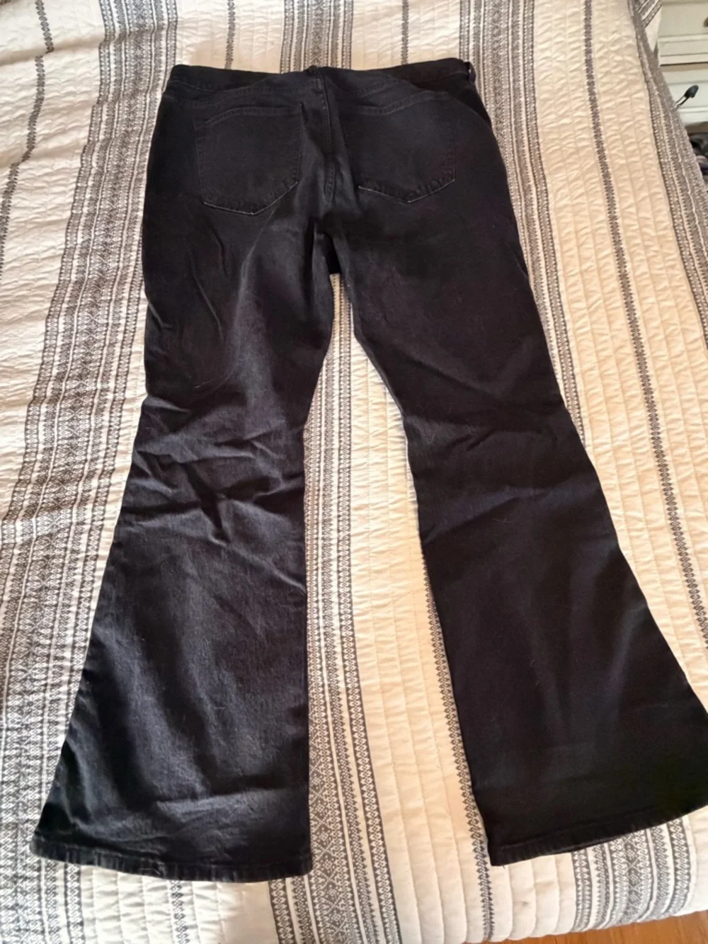 2 pairs of Abercrombie & Fitch Denim High-Rise Jeans - Picture 10 of 11